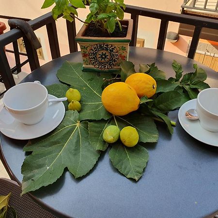 Casa Vacanze Rosy "Nel Verde" Палинуро Екстериор снимка