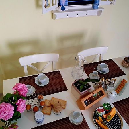Casa Vacanze Rosy "Nel Verde" Палинуро Стая снимка