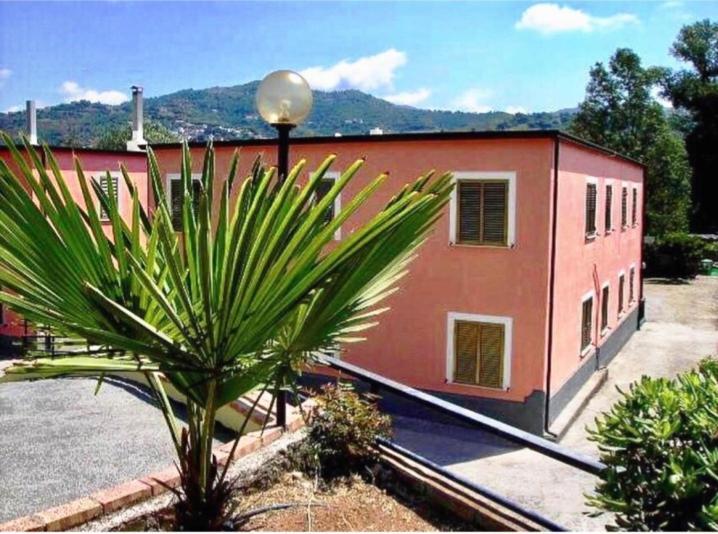 Casa Vacanze Rosy "Nel Verde" Палинуро Екстериор снимка