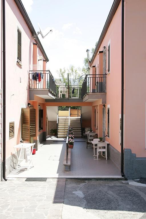Casa Vacanze Rosy "Nel Verde" Палинуро Екстериор снимка