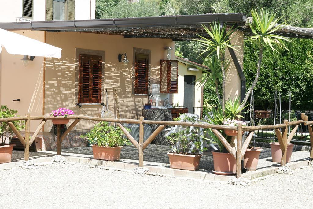 Casa Vacanze Rosy "Nel Verde" Палинуро Стая снимка