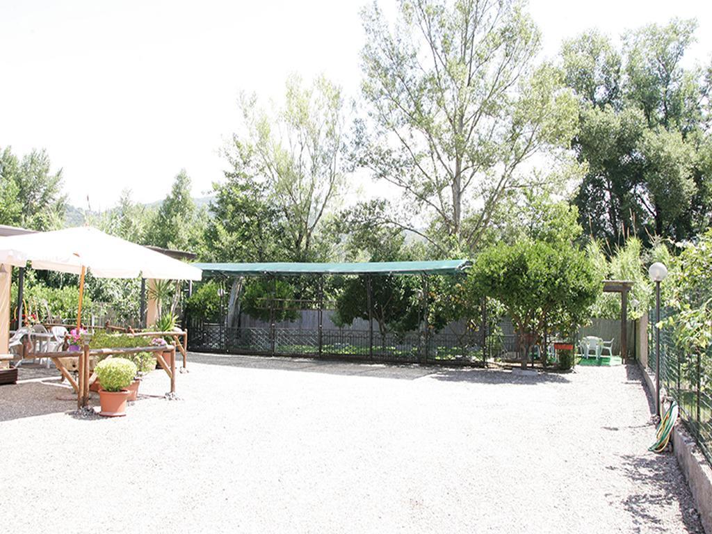 Casa Vacanze Rosy "Nel Verde" Палинуро Стая снимка